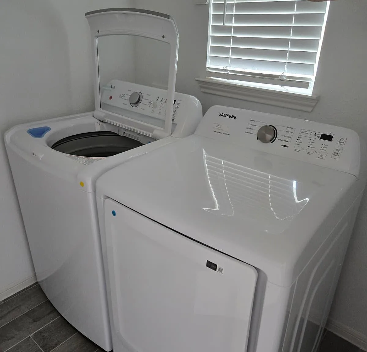 2 bed, 2.0 bath, 1650 sqft, $1,291 — Photo 2