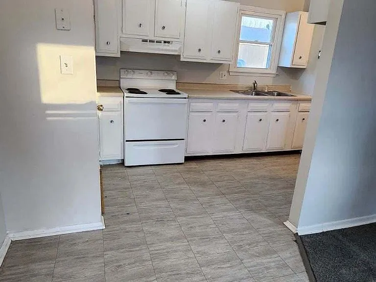 108 W North St #2 — Photo 2