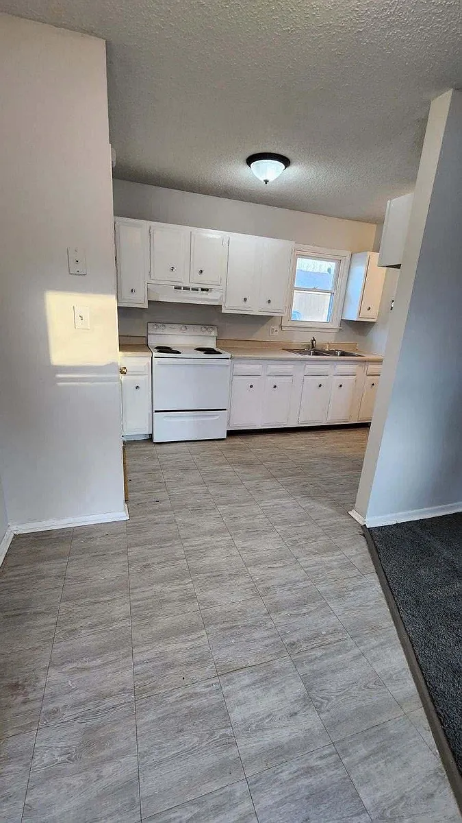 Building Photo - 108 W North St #2