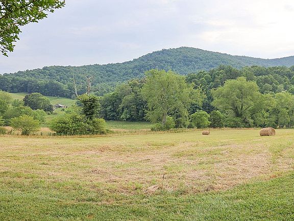 3rd image of Doe Mountain Ests #7