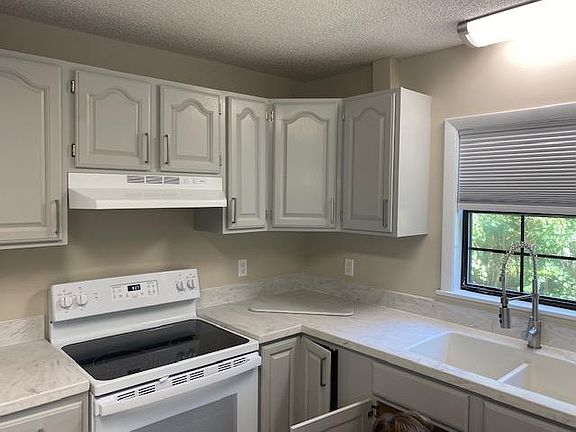 5th image of 428 Campbell Ave