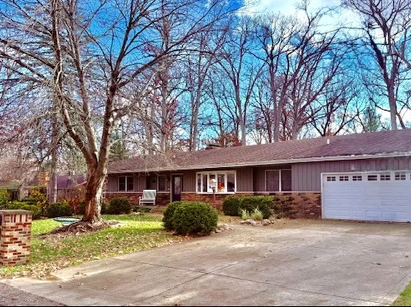 601 W Dunbar St, Mahomet, IL 61853