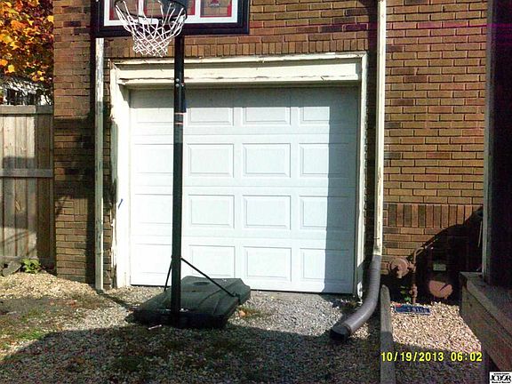 2nd image of 707 N Broadway St
