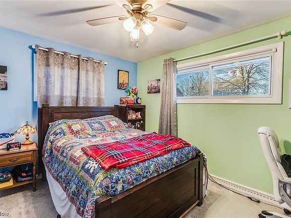 4th image of 8571 Carmichael Dr