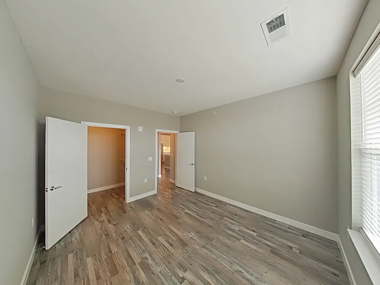Allure Apartments — Photo 101