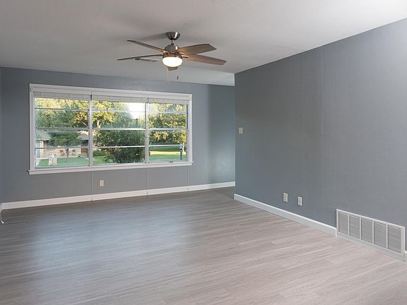 5th image of 11600 Oakwood Dr