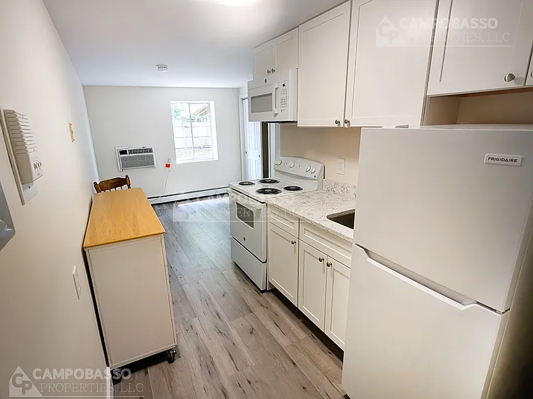 109 Oxford St #3 — Photo 2