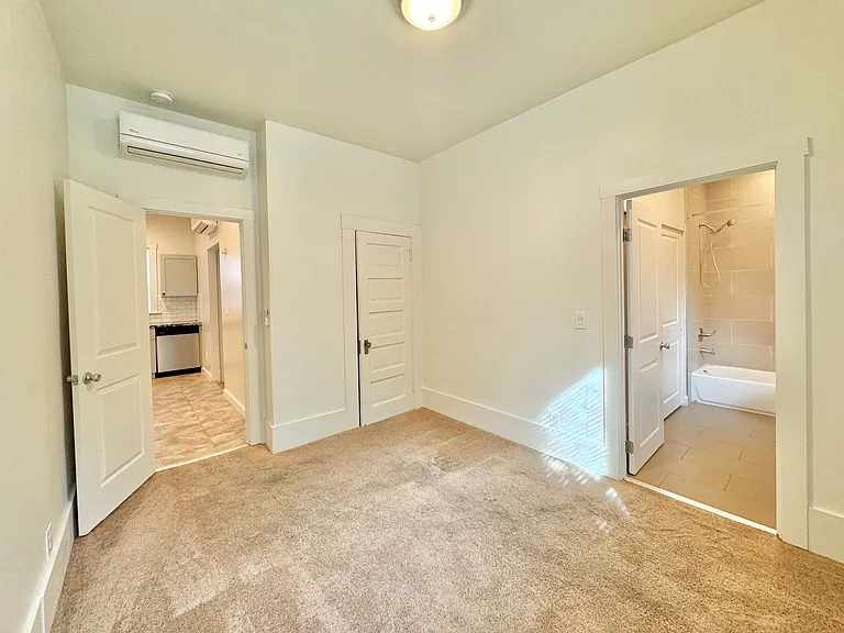 2608-2610 I Street — Photo 15