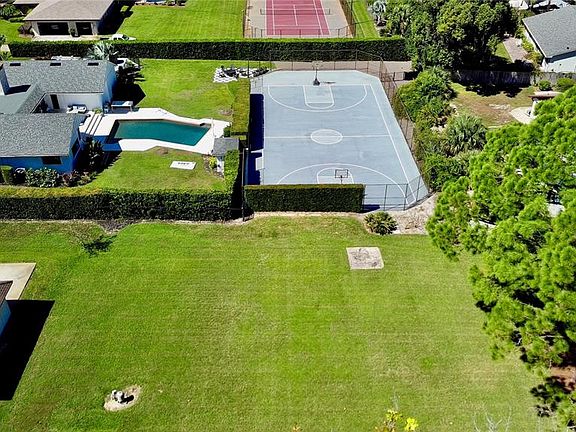 4th image of 9601 AMBLESIDE DRIVE