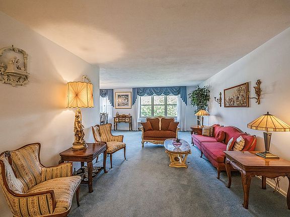 4th image of 23-25 Bell Blvd #6B