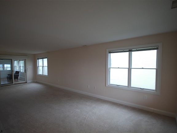 2nd image of 2529 Bay Ave