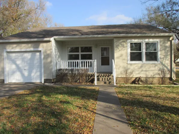 341 S Jackson St, Howard, KS 67349