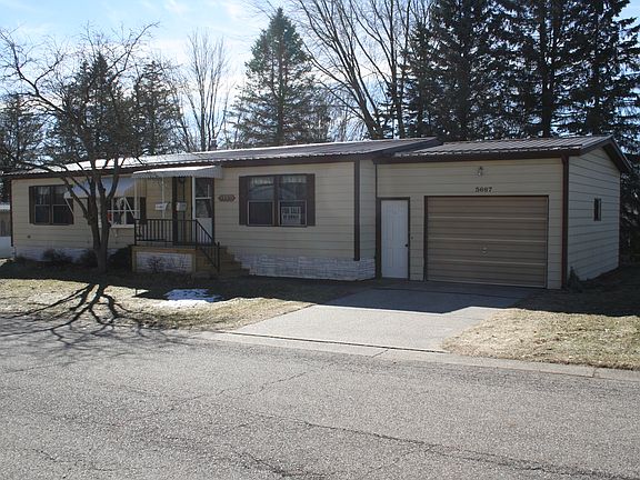 3rd image of 5667 N Goldfinch Dr NE