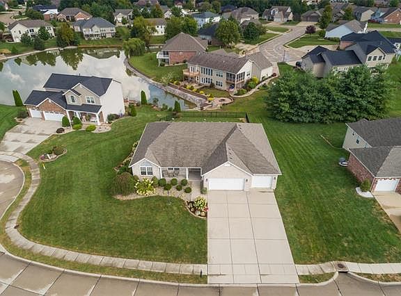 2nd image of 15 Ashford Oaks Ct