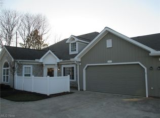8256 Cyrus Ln, Northfield, OH