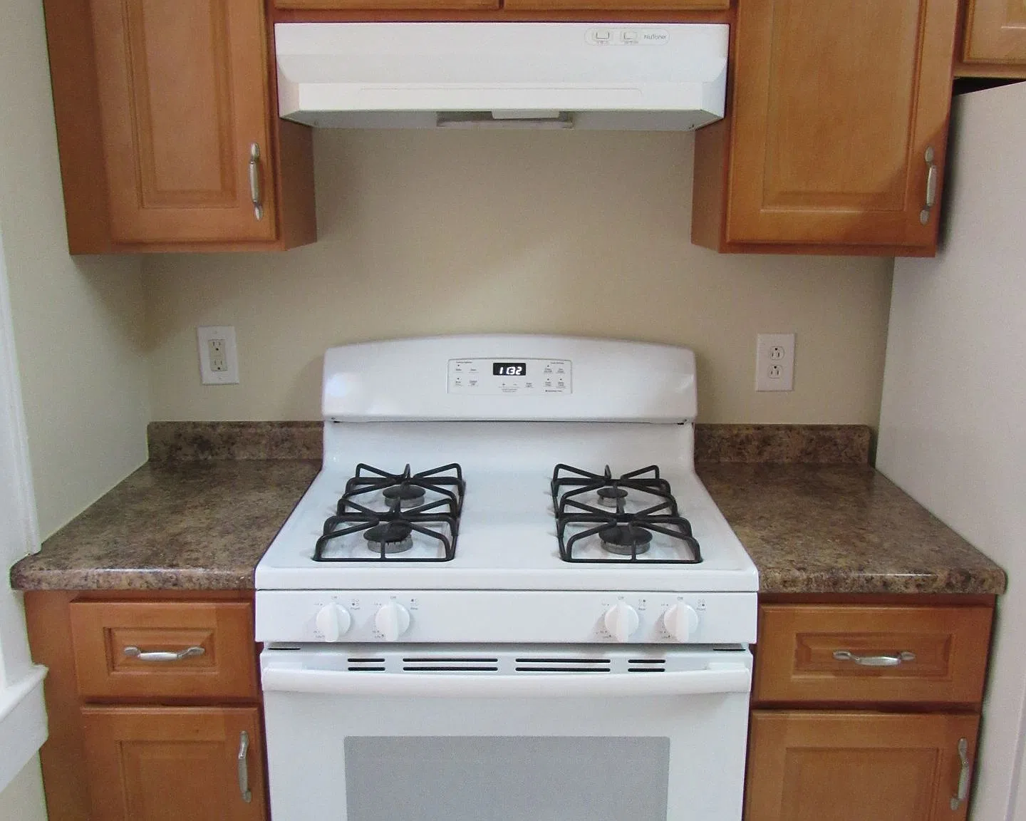 Montclair Apartments On Bloomfield Avenue — Photo 4