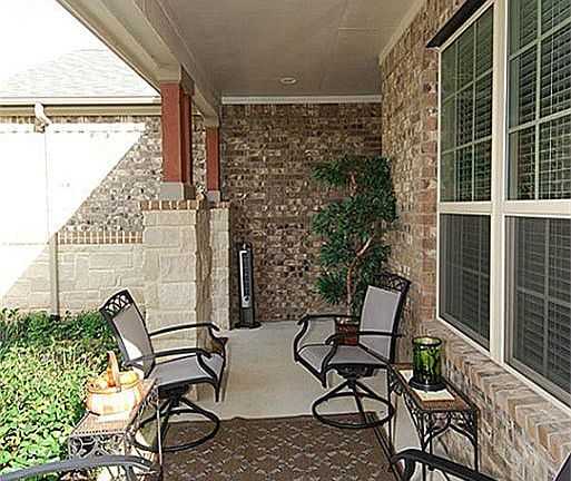 Enjoy large front porch.