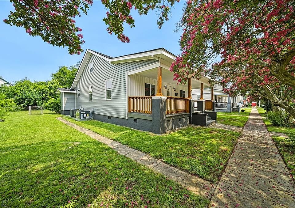 1st image of 1907 Azalea Ave