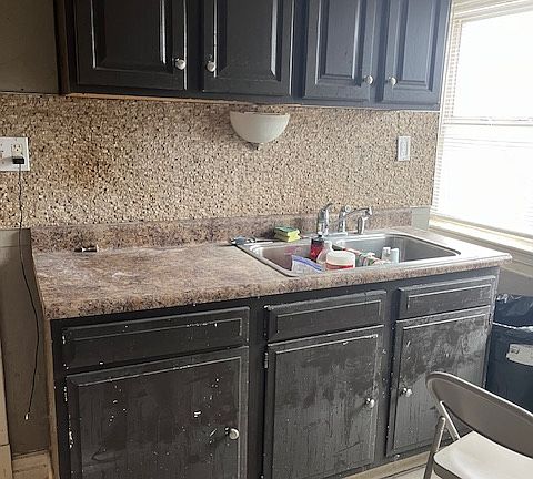 2nd image of 165 S McKean St #3