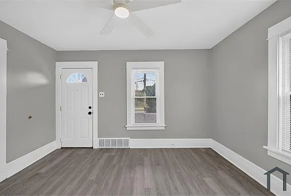 3 bed, 1100 sqft, $1,250 — Photo 3