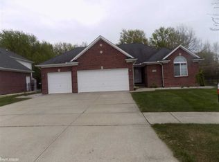 35856 Evanston Ln, New Baltimore, MI 48047