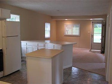 4th image of 410 Dawnshire Dr
