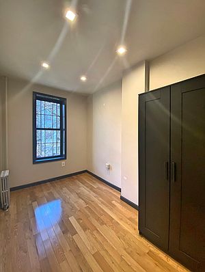 2nd image of 290 Suydam St #2C