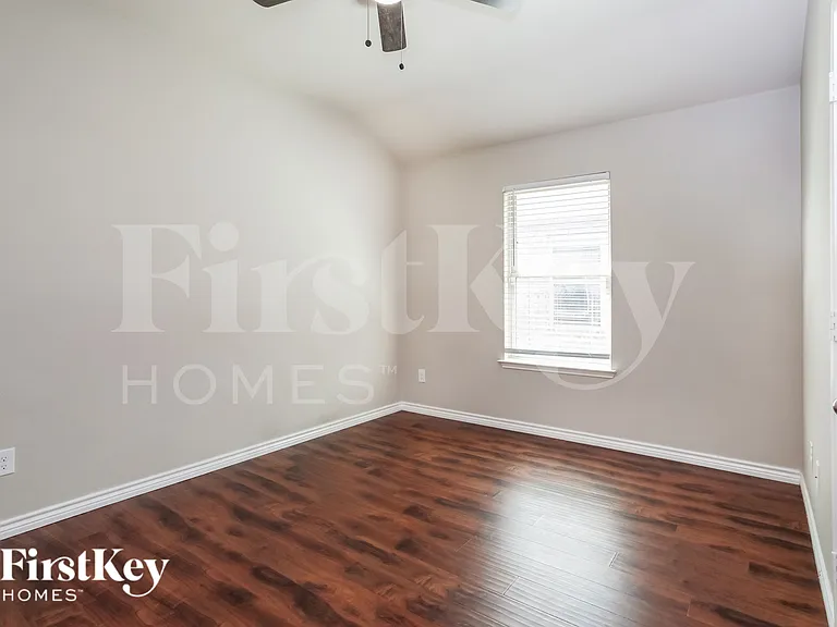 1417 Villa Paloma Blvd — Photo 11