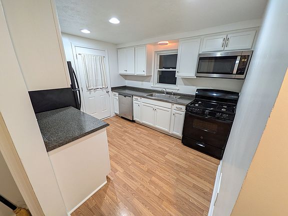 3rd image of 1106 Brinton Rd