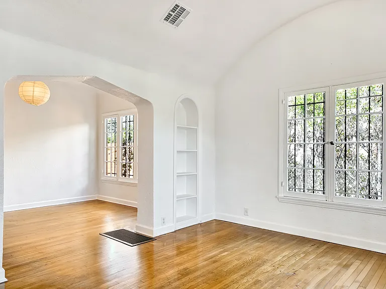 815 N Curson Ave — Photo 8