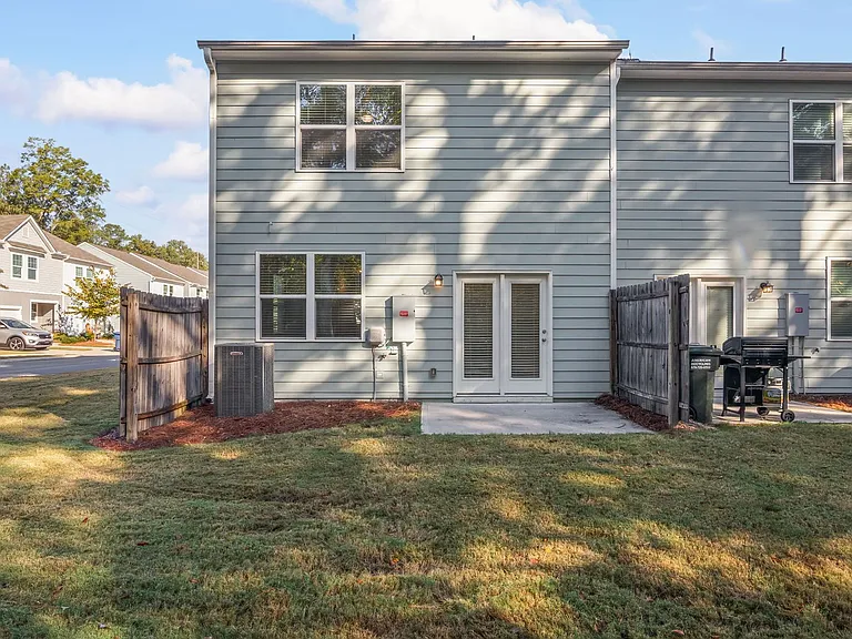 1012 Paddington Dr — Photo 32