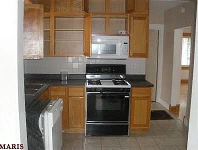 5th image of 9902 Edmil Ave