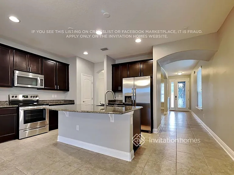 832 Glendale Ln — Photo 8