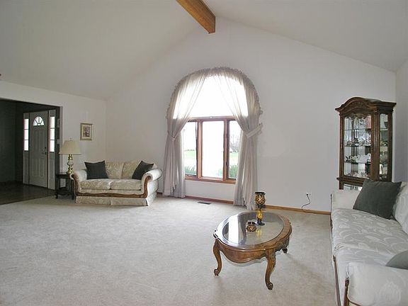 3rd image of 19357 Newport Dr