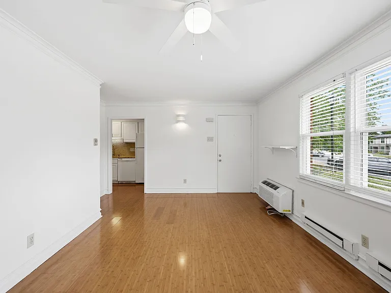 635 Daniels St #A — Photo 8