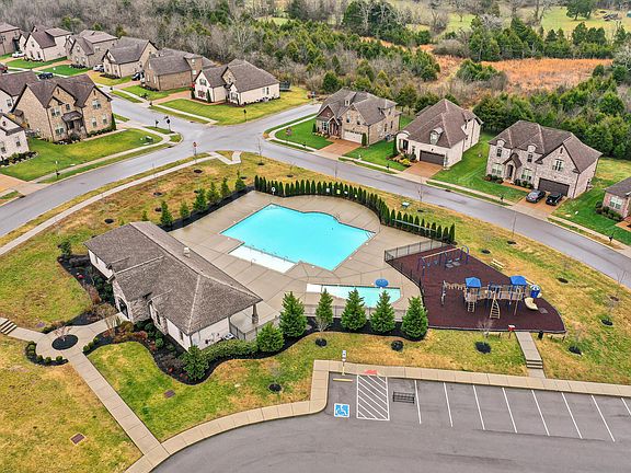 2nd image of 196 Karen Dr