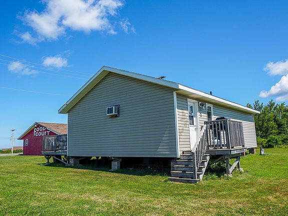 3rd image of 8447 Cavendish Rd
