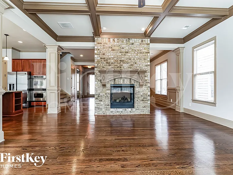 94 Silvertop Dr — Photo 3