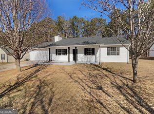 24 Chelsea Ln, Grantville, GA 30220