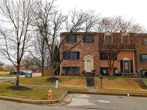 2nd image of 33 Badger Gate Ct