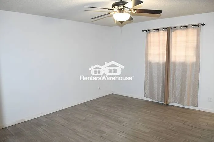2926 W Northview Ave — Photo 12