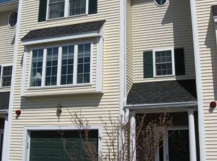 8 Groveland Commons Way, Groveland, MA 01834