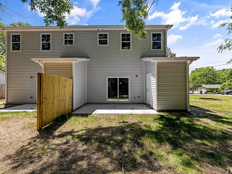 335 E Pine Ave — Photo 25