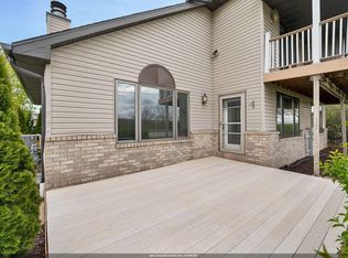 2228 Lost Dauphin Rd, De Pere, WI 54115