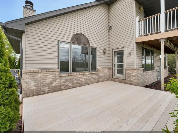 2228 Lost Dauphin Rd, De Pere, WI 54115