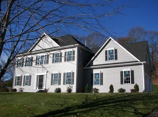 5 Red Gate Ln, Franklin, MA 02038