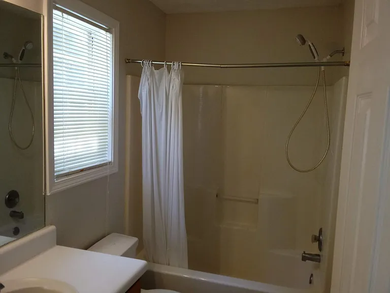 Avensong Village Cir — Photo 12