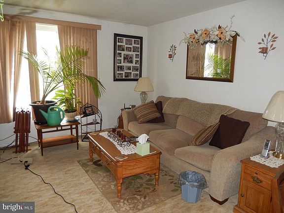4th image of 11120 Dora Dr