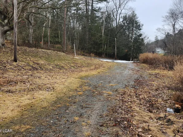 729 Sutton Creek Rd, Pittston, PA 18643