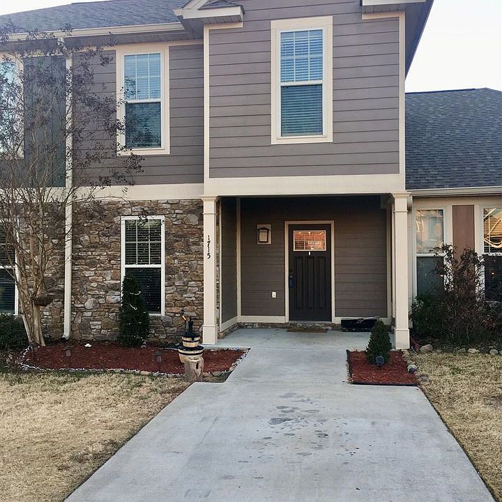 1st image of 1715 Stone Castle Dr NE